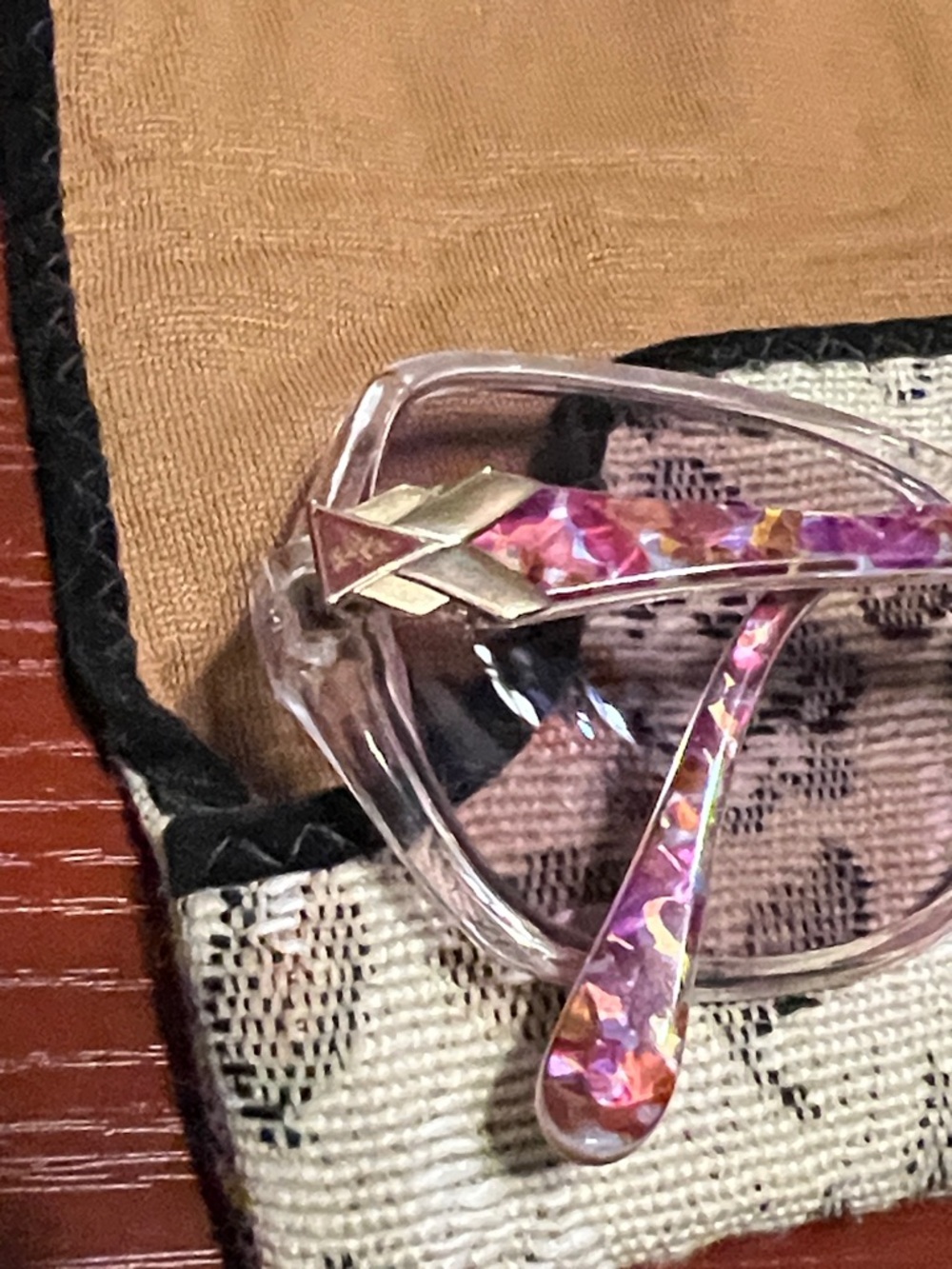 70’s style Clear Pink-Tinted Women's Sunglasses - Picture 5 of 5